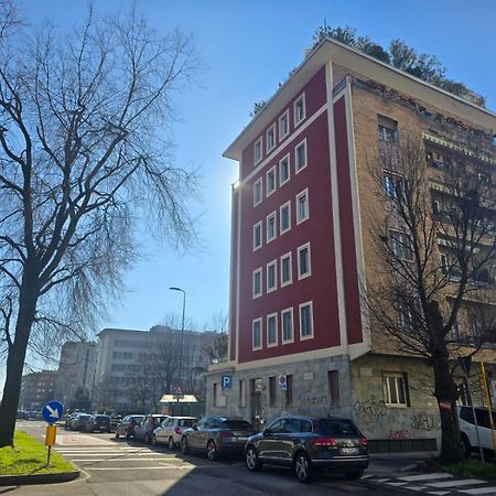 Tolstoi 83 Apartment Milánó Kültér fotó